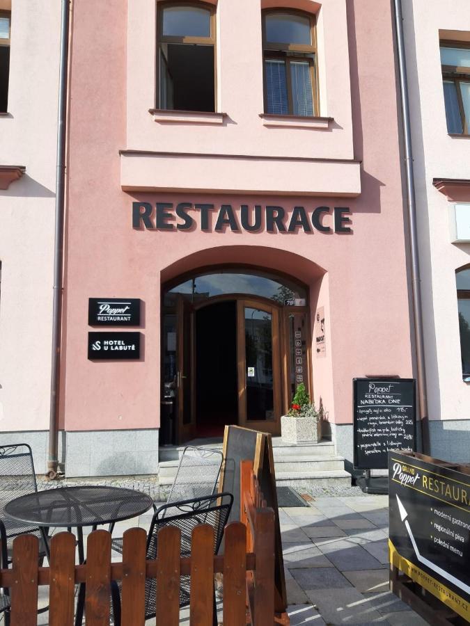 乌拉布特酒店 Žďár nad Sázavou 外观 照片