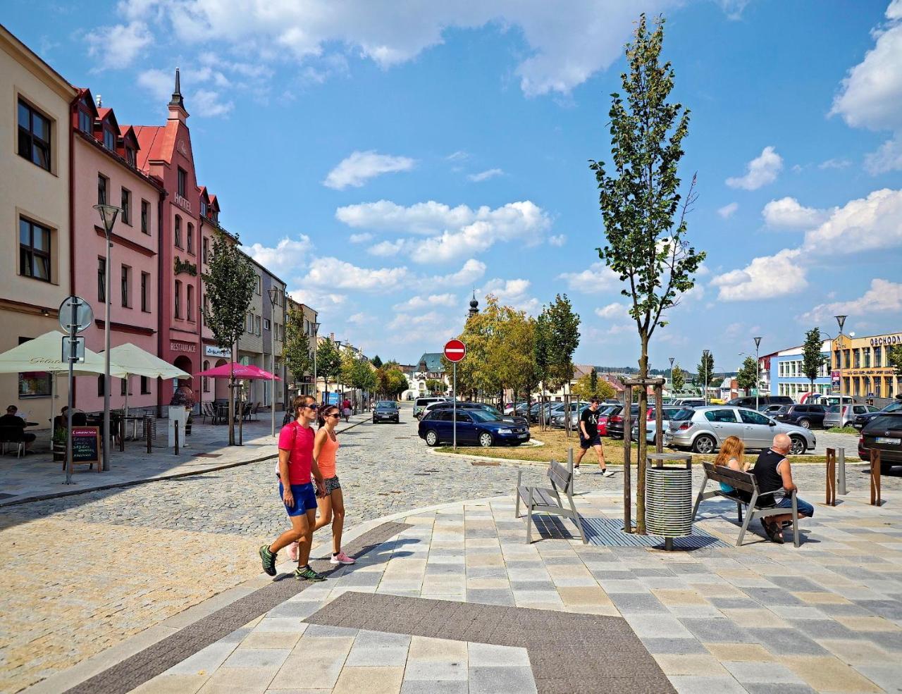 乌拉布特酒店 Žďár nad Sázavou 外观 照片